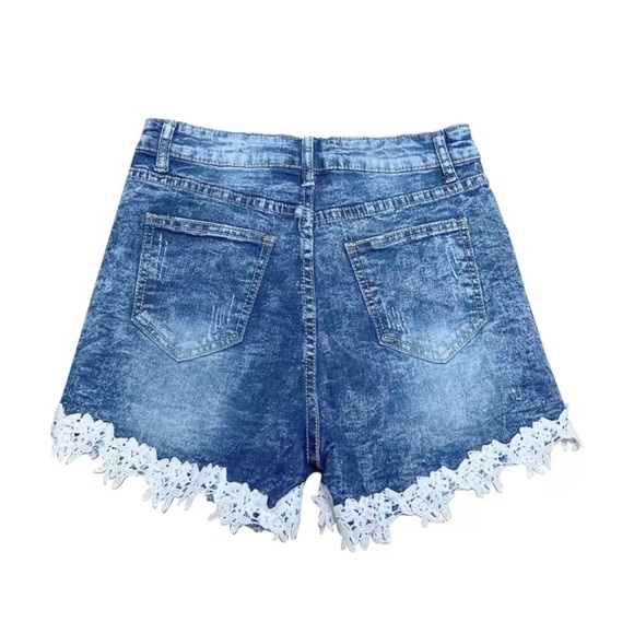NWT 💋 HIGH WAIST LACE TRIMMED DISTRESSED DENIM JEAN STRETCH SHORTS Women’s 12 - Picture 10 of 12